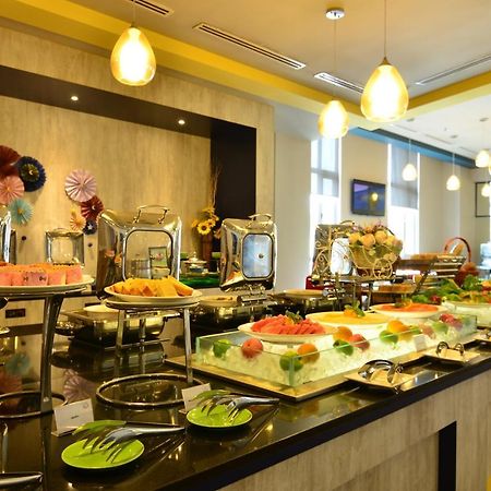 Ibis Styles Kuala Lumpur Sri Damansara Hotel Petaling Jaya Exterior foto