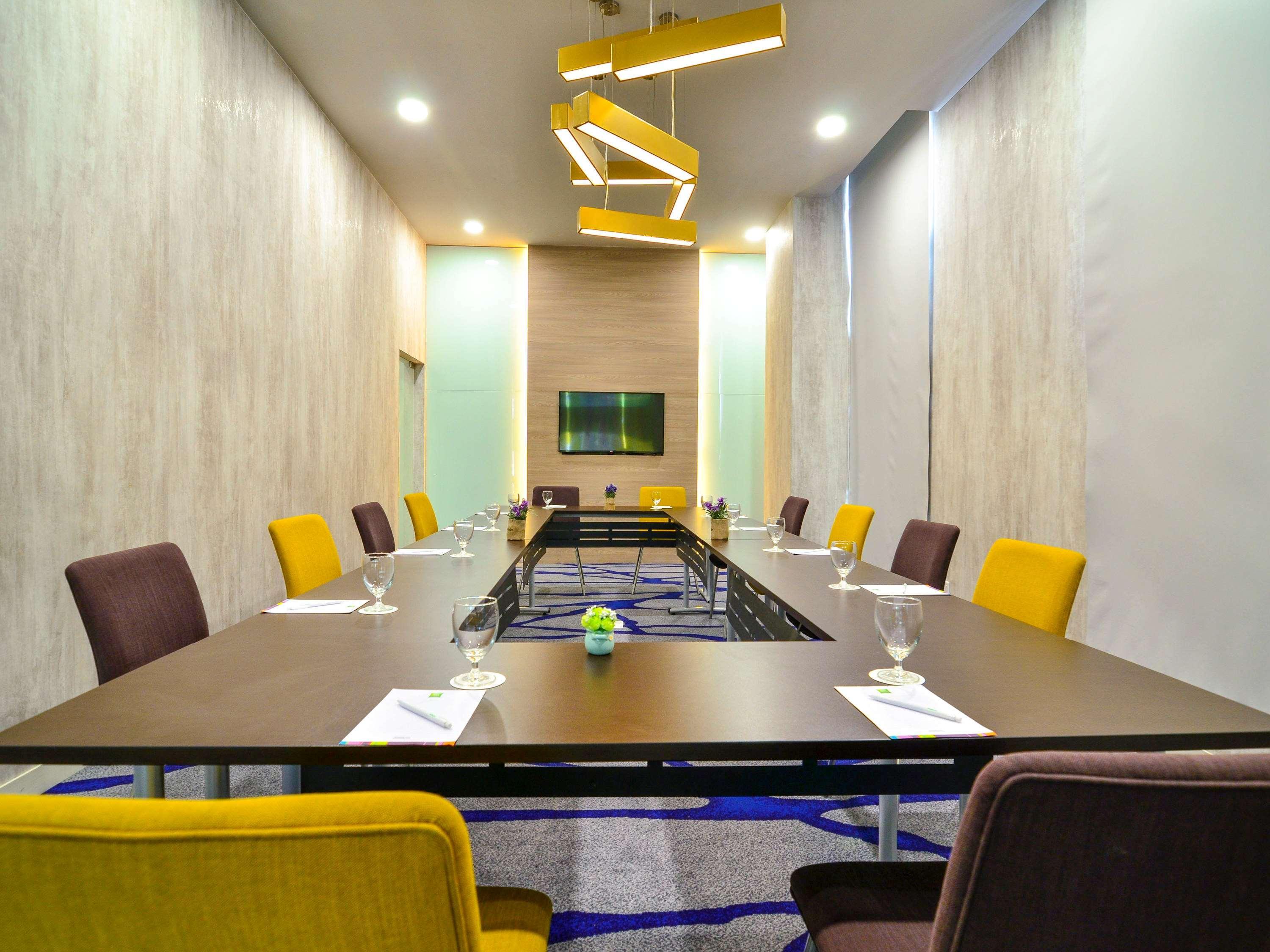 Ibis Styles Kuala Lumpur Sri Damansara Hotel Petaling Jaya Exterior foto
