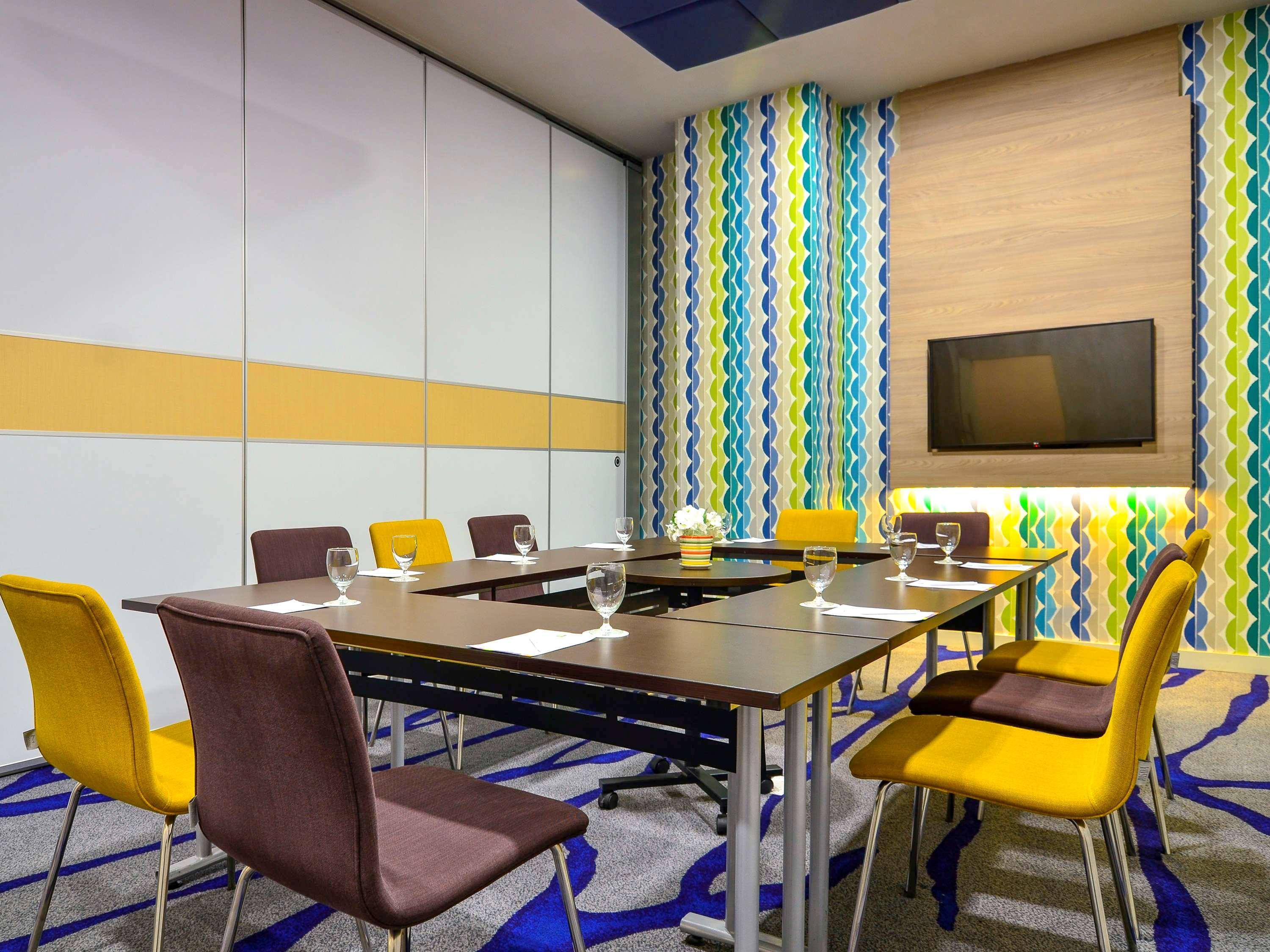 Ibis Styles Kuala Lumpur Sri Damansara Hotel Petaling Jaya Exterior foto